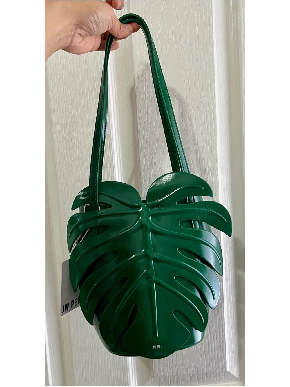 JW PEI green monstera leaf shaped novelty bag new in box - Picture 4 of 16